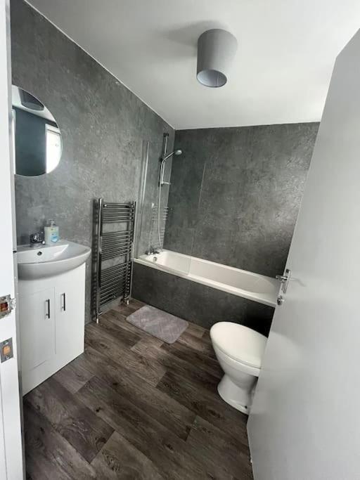 The M Rooms At 144 Kirk of Shotts Exterior foto